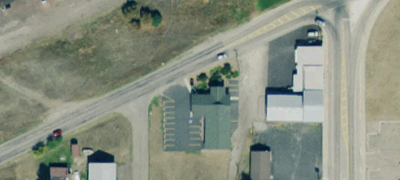 82 Railroad E St