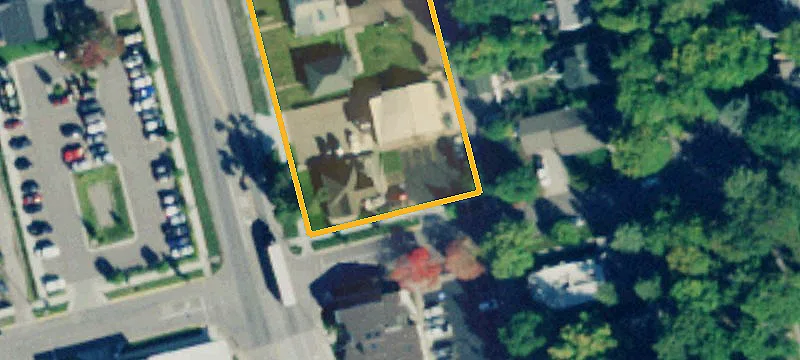 1147 Main St