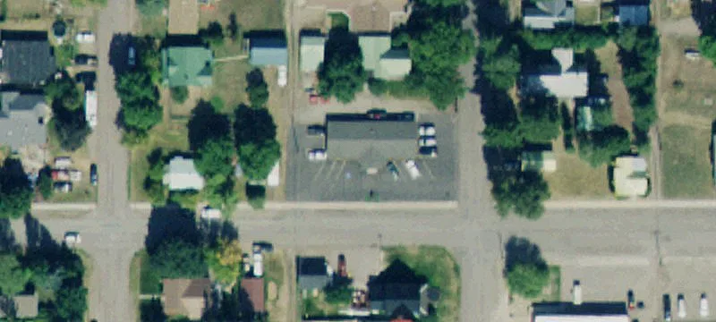 211 5th W St