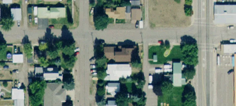 305 1st W Ave