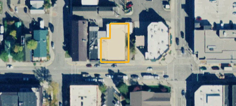 324 2nd E St