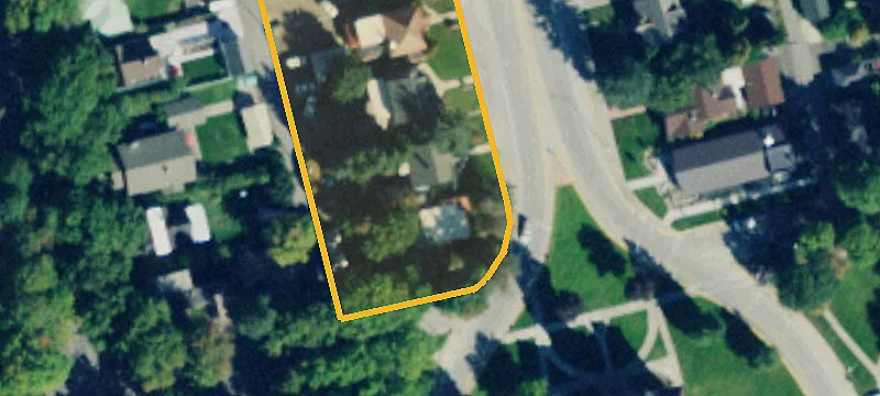 736 Main St