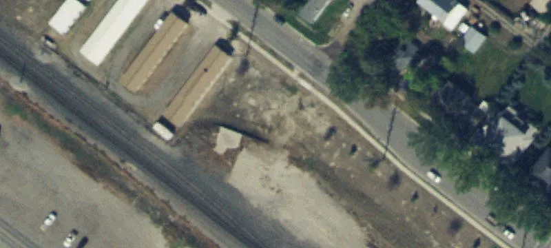 202 Railroad N Ave