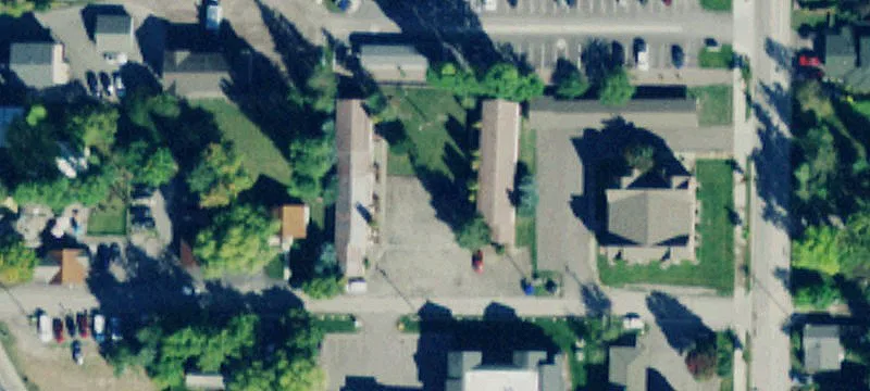648 Woodland Pl
