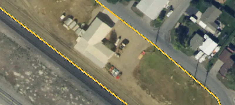 412 Railroad E Ave