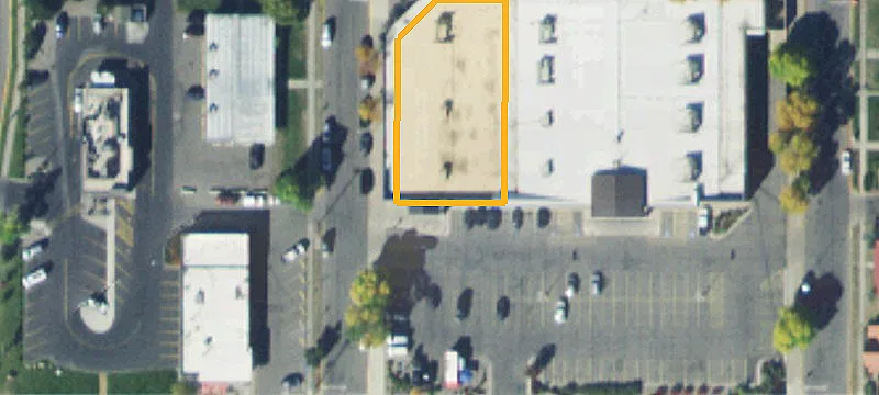 915 Main St