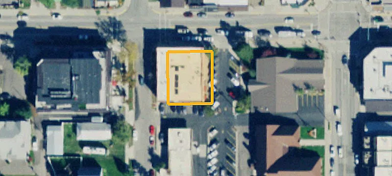 305 2nd E St