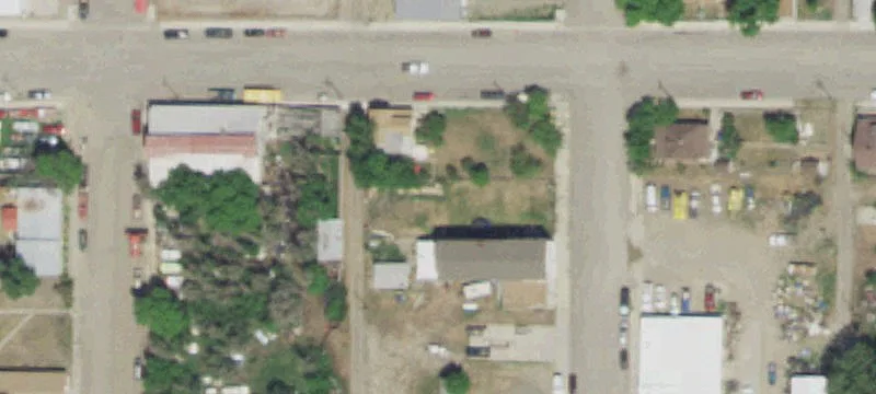 115 2nd E St