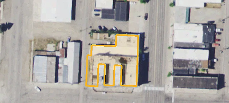 320 Main St