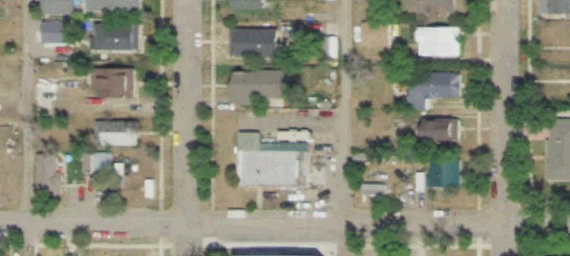 808 3rd W St