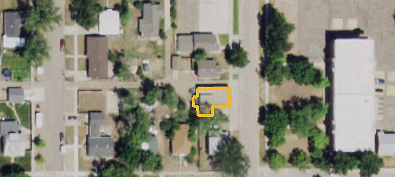 215 Lk Ave