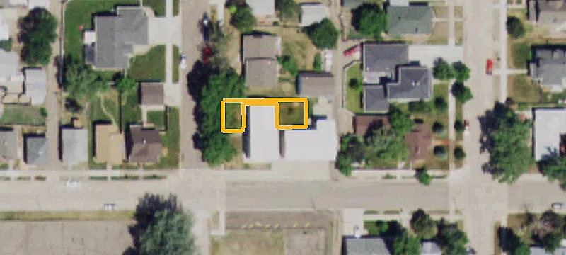 120 Custer Ave