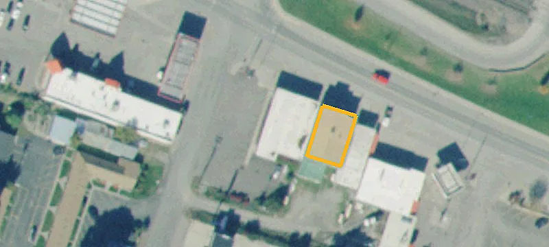 1221 Main St