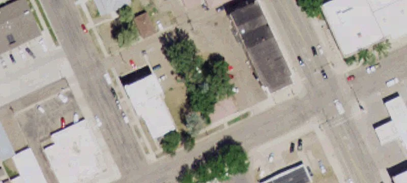 609 Pleasant St