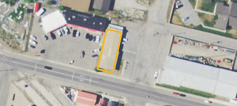 920 Commercial Ave