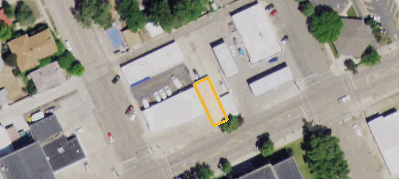 1009 Main St