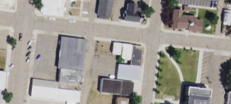 111 4th E St