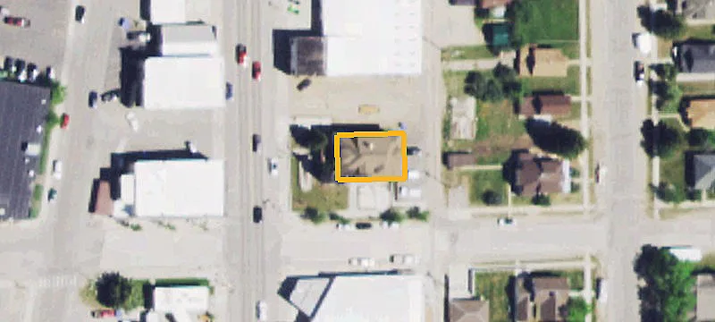 206 Broadway Ave