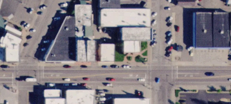 2nd E Ave