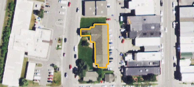 10 Oakes Ave