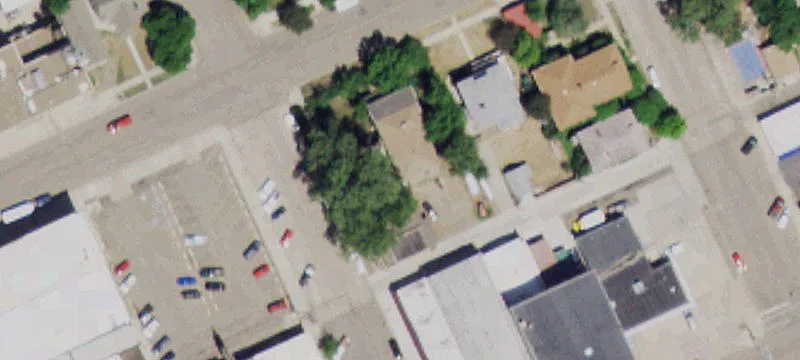 904 Pleasant St