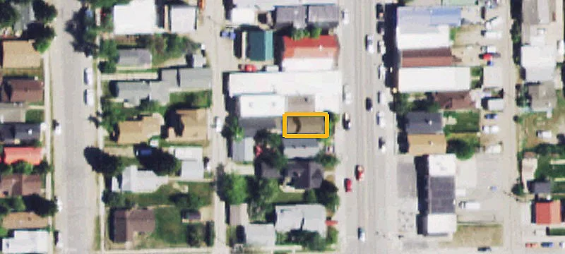 215 Broadway Ave