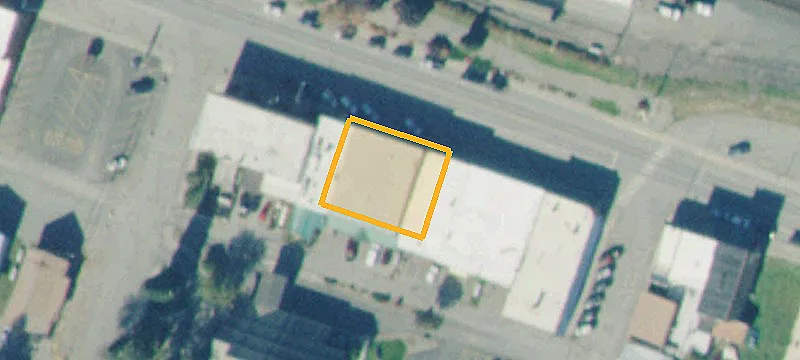 913 Main St