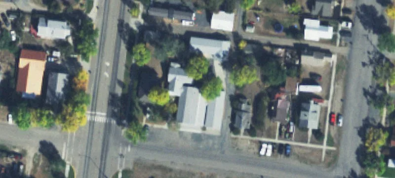 111 2nd W St