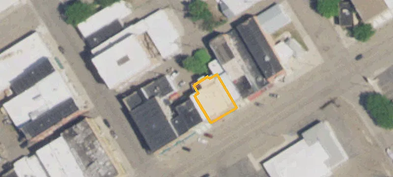 933 Main St