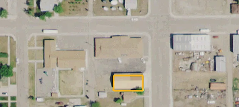 210 2nd W St