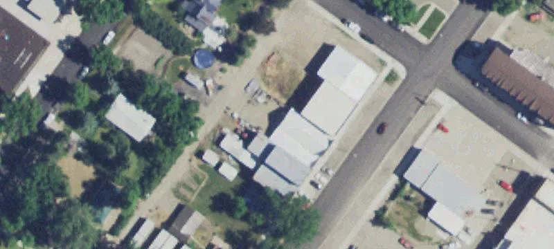 1424 Main St