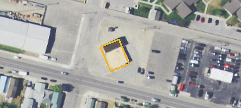 1102 Commercial Ave