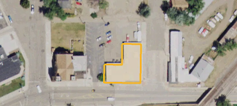 1413 Main St