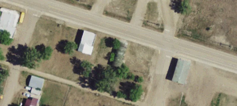 215 1st E St