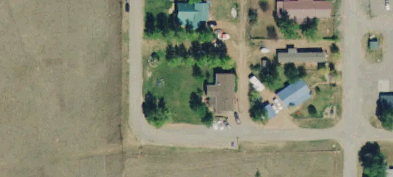 114 2nd E St