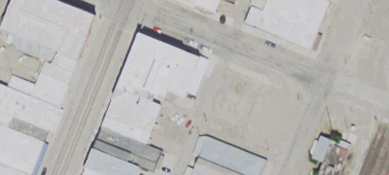 8 4th SE Ave