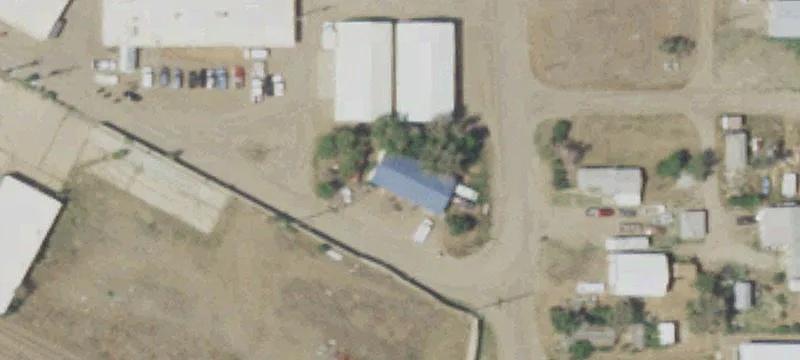 104 Railroad N Aly