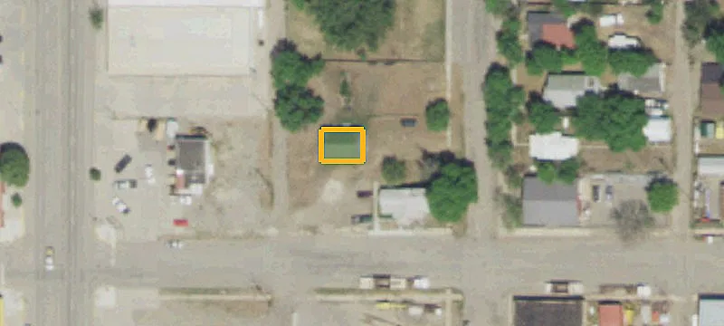 303 1st E St