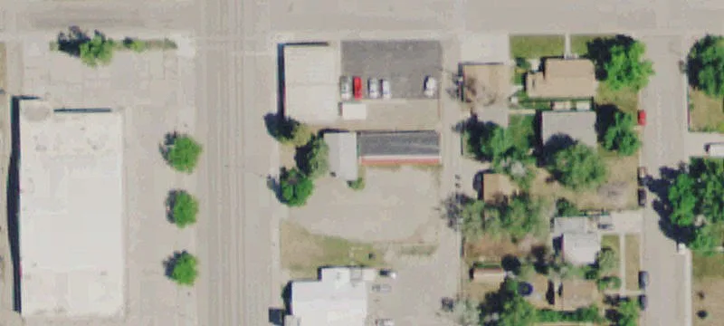 615 Ctr Ave