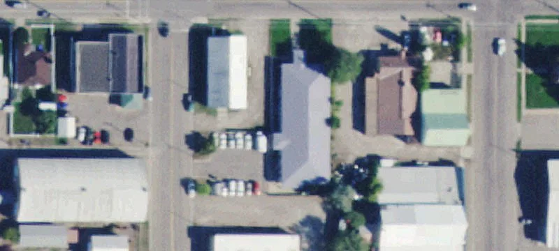 4 7th E Ave
