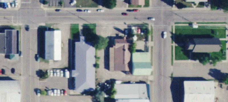 10 7th E Ave
