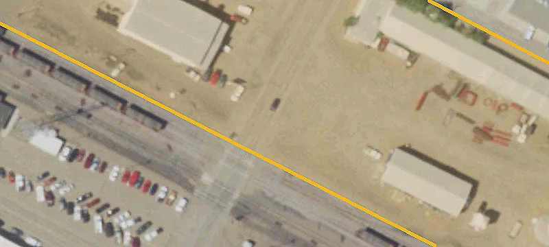 225 Railroad N Aly