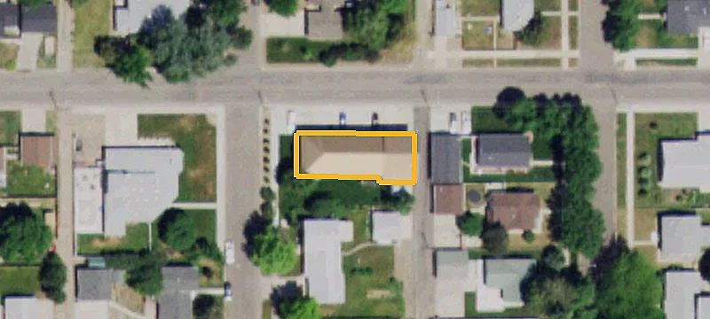 1002 Custer Ave