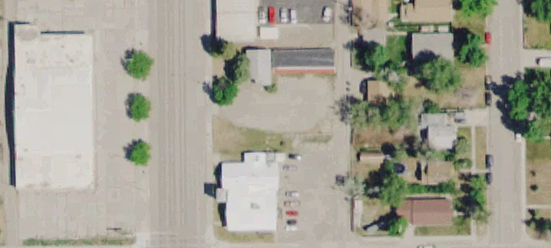 615 Ctr Ave