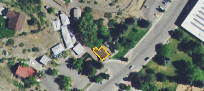 208 Park Ave
