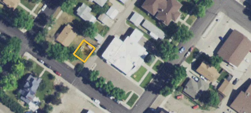 1502 Main St