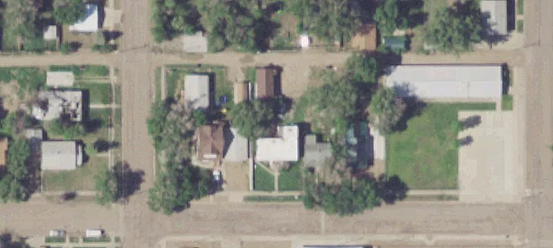 420 Custer St
