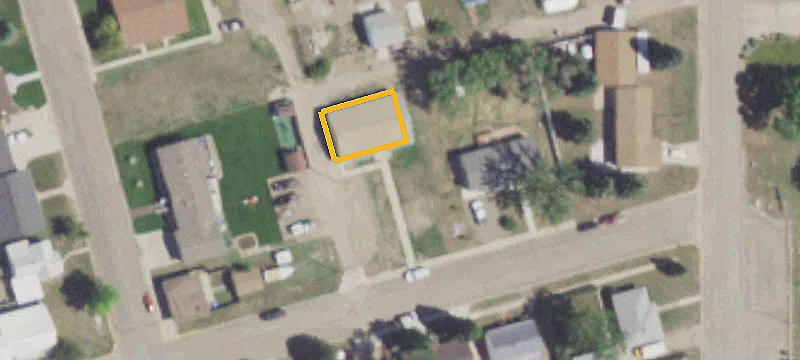 207 2nd E St