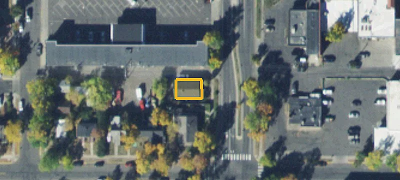 15 8th Ave