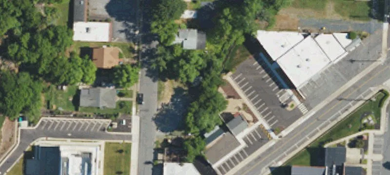 110 4th St